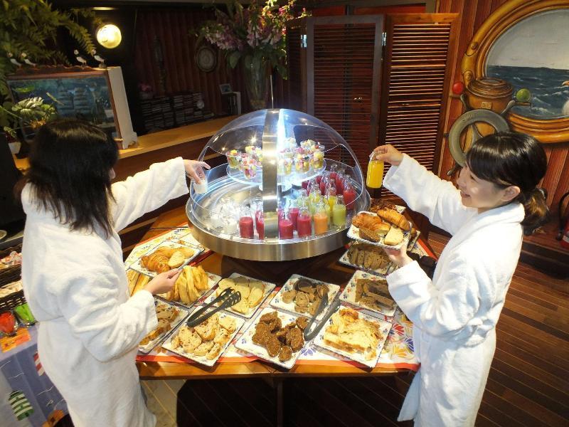 Hotel - Restaurant - Salon De The Le Beausejour Trégastel Dış mekan fotoğraf